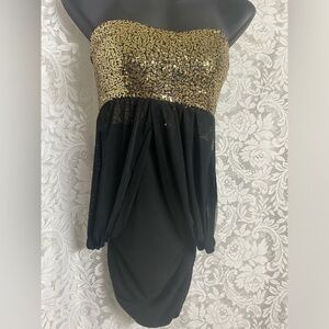 Women’s strapless mini dress